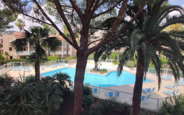 Appartement Golfe Juan, 2 pièces, 4 personnes - FR-1-252-140