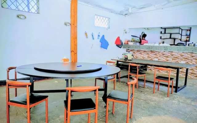 Huasheng Hotel