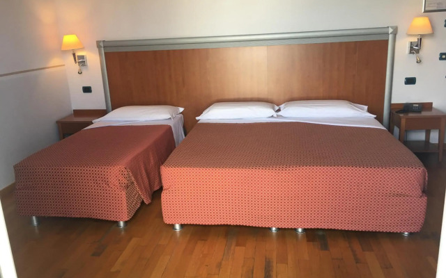 West Florence Hotel