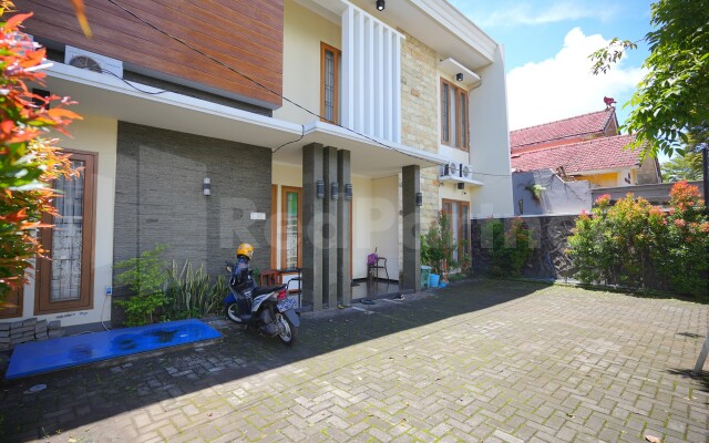 One & Quin Guest House Syariah