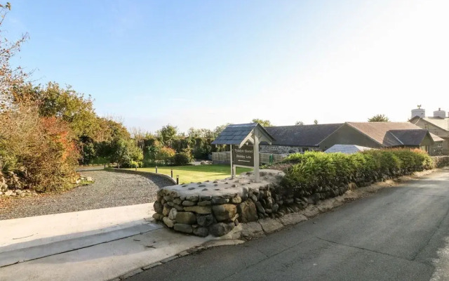 Tyddyn Sianel - Derw