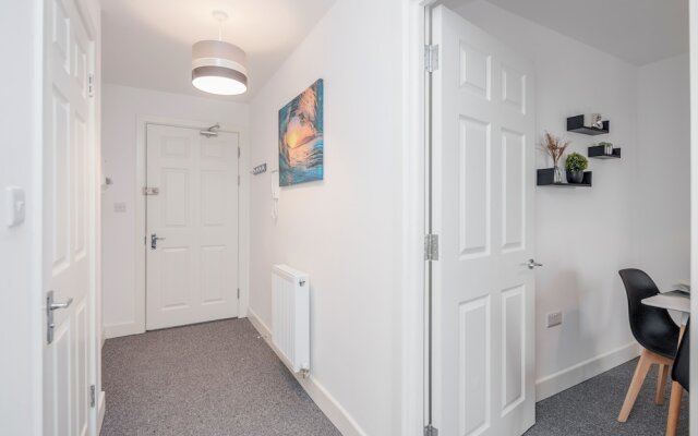 Livestay-spacious Modern One Bed Apt Near Heathrow