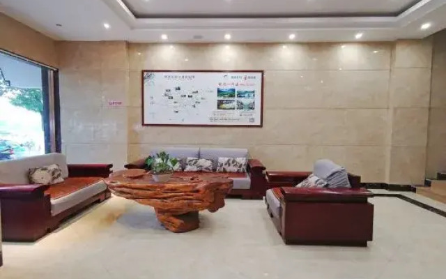 Jinzhou Business Hotel