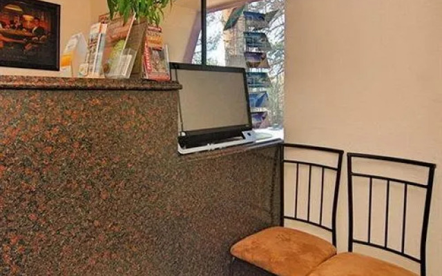 Econo Lodge Wildwood Inn