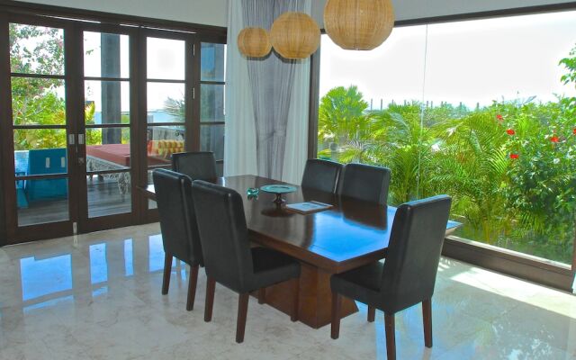 2 Bedrooms The Sun Suite Villa Bali