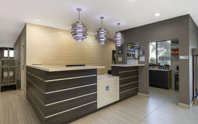 Best Western Plus Gardena Inn & Suites