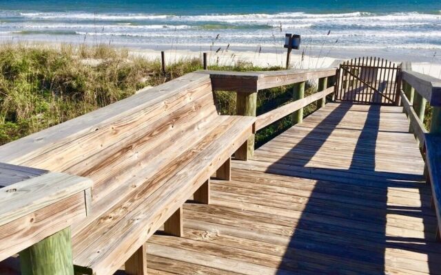 Windjammer Oceanfront Condominiums
