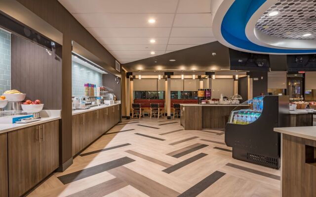 Tru by Hilton Garland Richardson