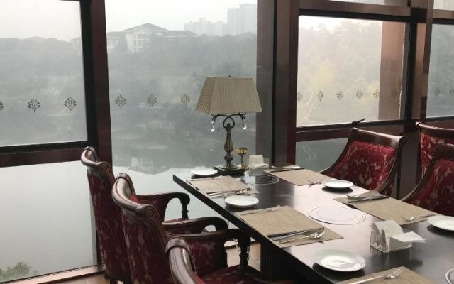 Yinxin Century Hotel