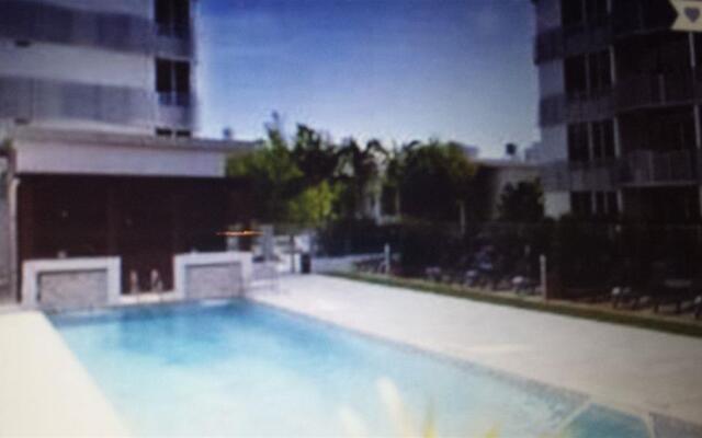 Governor South Beach Rentals