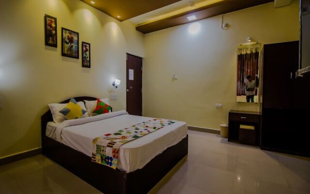 OYO 14182 Home Graceful Studio Ashwem