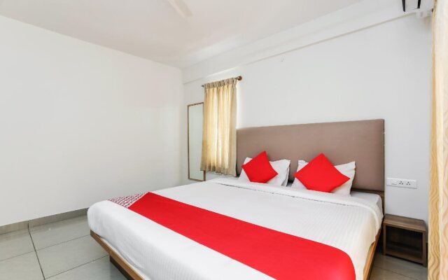 The Red Lotus Premium By OYO Rooms