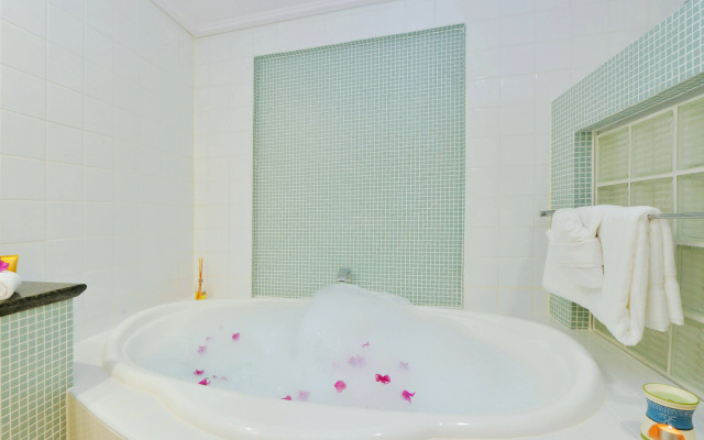Seascape Holidays - Peninsula Apartments