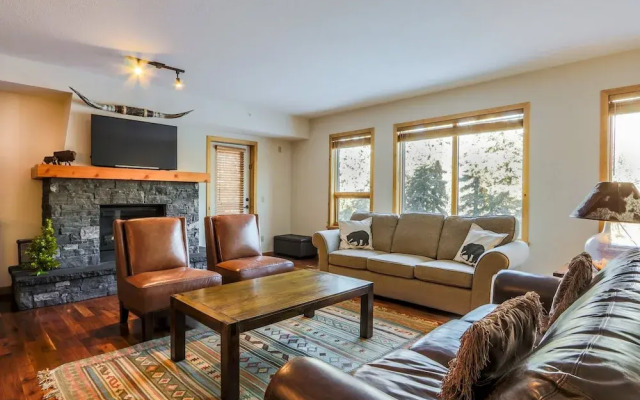 Rundle Cliffs Lodge by Spring Creek Vacation