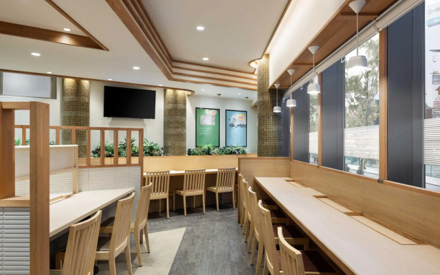 Four Points Flex by Sheraton Yokohama West