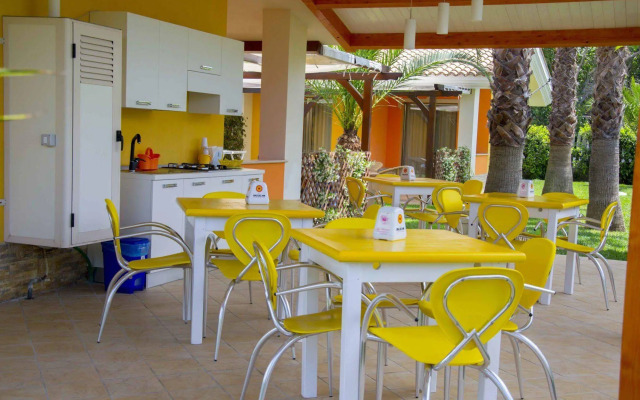 Hotel Baia Di Trainiti