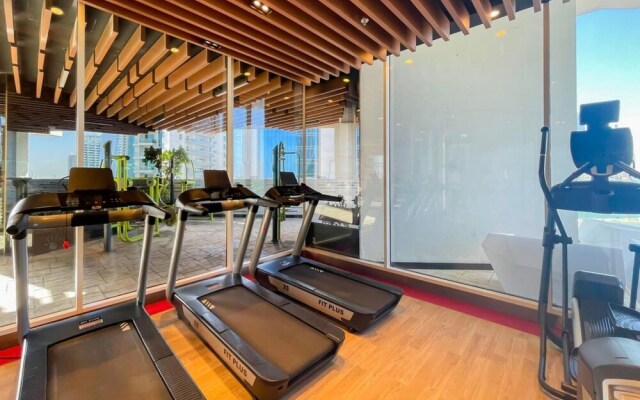 Chic 3BR Apt Near Dubai Mall