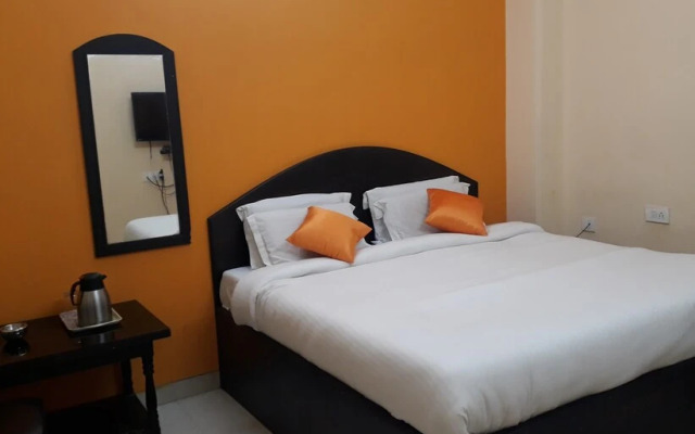 Collection O Hotel Pal Avadh