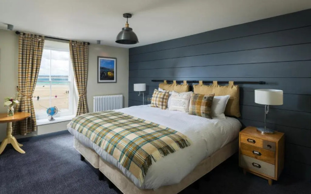 Lifeboat Inn