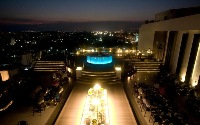 Kameo Grand Rayong Hotel & Serviced Apartments