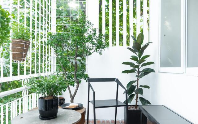 Pin Poshtel