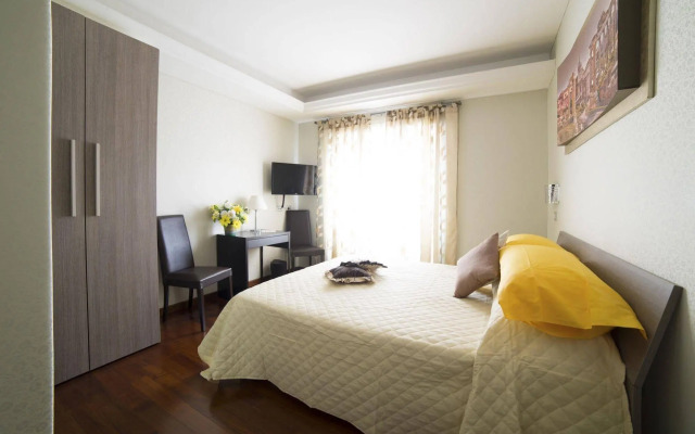 Di Fronte alla Cupola