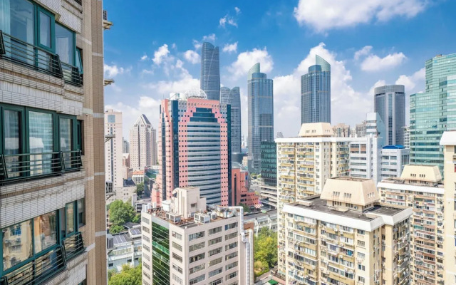 Tyms 4BR 2BA Apt Novel Garden