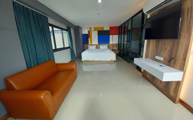 Buri Hotel and Hostel – Guest Rooms – Chiang Mai
