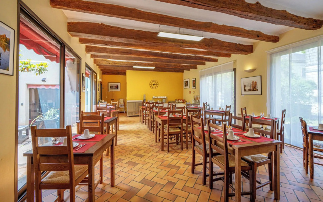 Hôtel Val De Loire u Aze le Rido - Rezervišite odmah preko ZenHotels.com