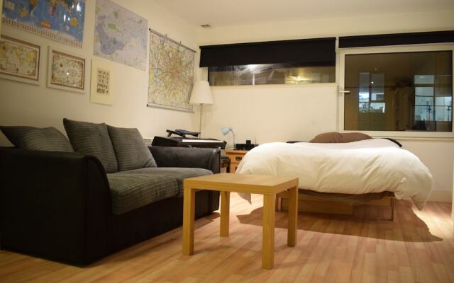 Studio Flat Near Borough Tube Sleeps 2