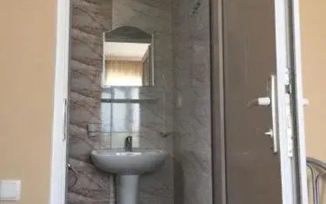 Semeinyi Otel V Kobuleti