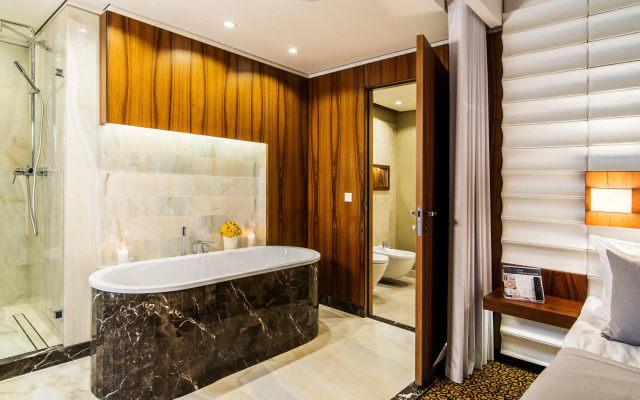 Airport Hotel Okecie