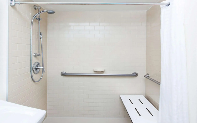 Sonesta Simply Suites Chicago Naperville