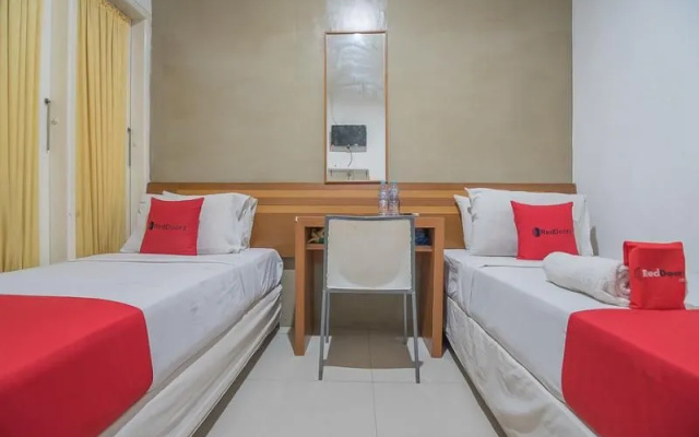 RedDoorz near Politeknik Ilmu Pelayaran 2
