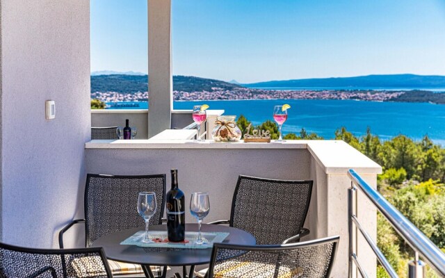 Nice Apartment in Seget Donji With Wifi and 1 Bedrooms