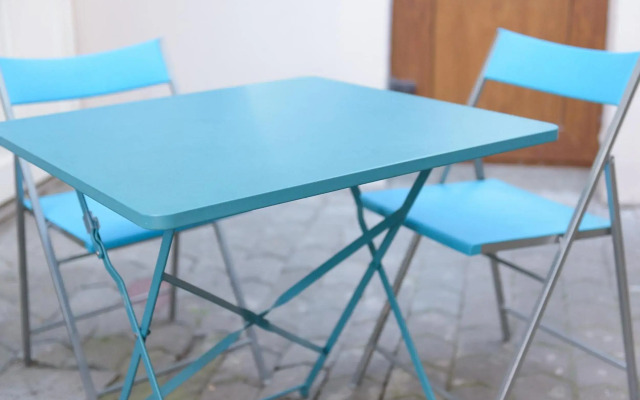 Center Walking Apartment and Room