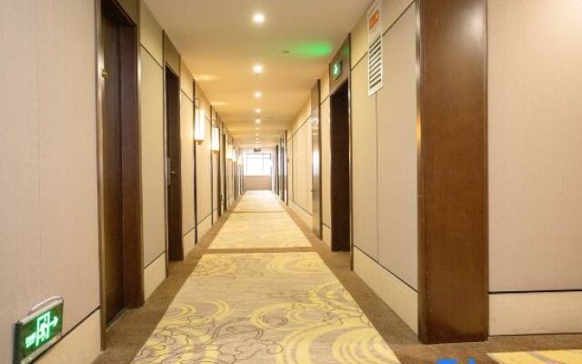 Starway Hotel (Yanji Park West Market)