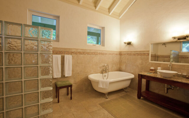 Rosalie Bay Resort
