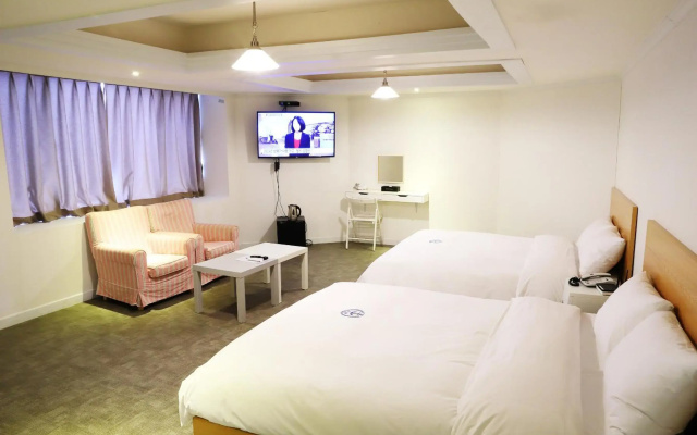 Hillside Hotel