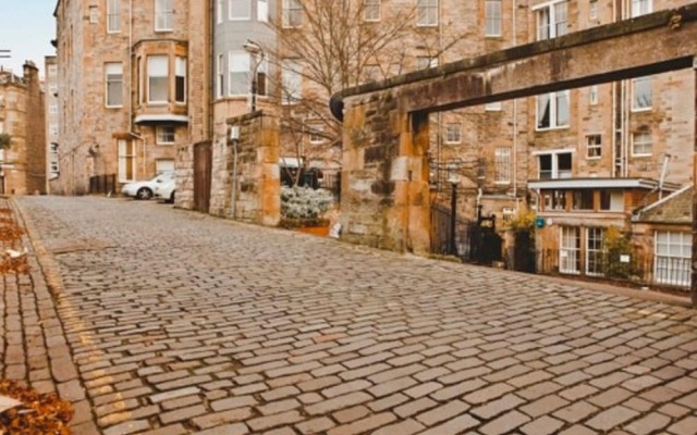 The Studio at Lynedoch Place lane