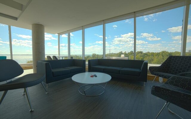 Queen's University - David C. Smith House - Campus Accommodation