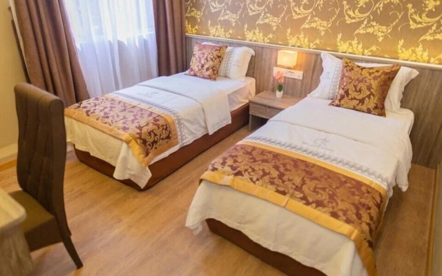 Red City Hotel
