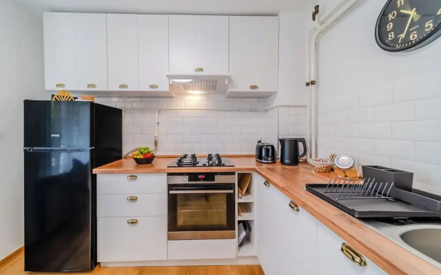 Family Friendly Apartment With Parking