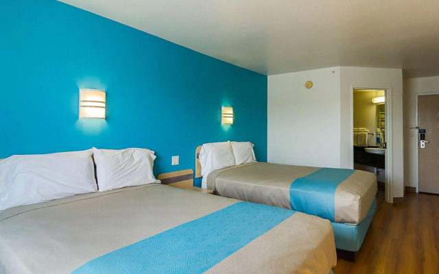 Motel 6 Wheatland, WY