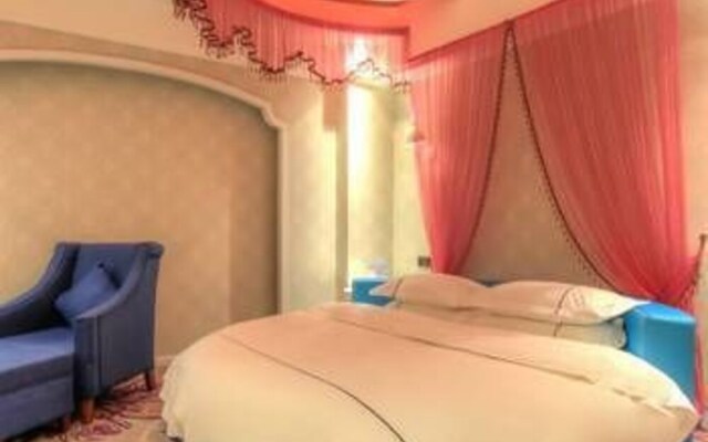 Huihe Hotel (Huojucun Metro Station)