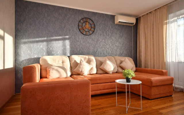 Суточно на улице Молокова