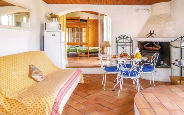 House Claudio Collabassa