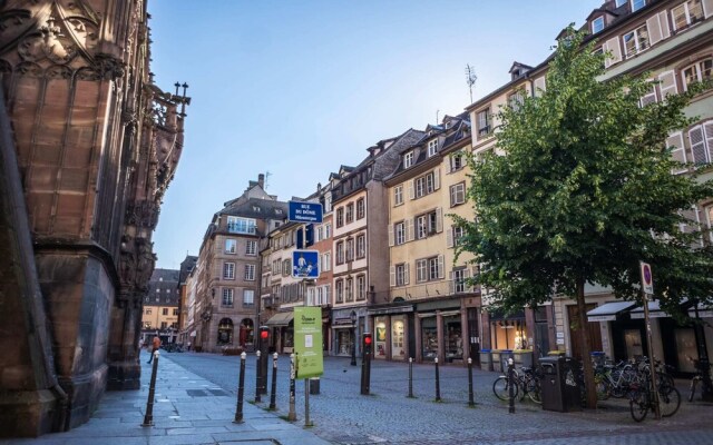 Place Cathedrale - Beautiful 2 Room Apartment Fully Equipped