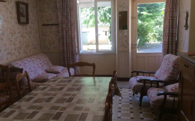 Maison restaurée - bien ensoleillée - calme