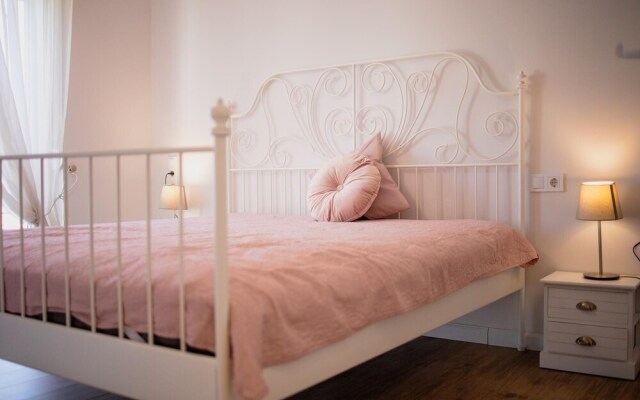 Valentini s Uptown Flat